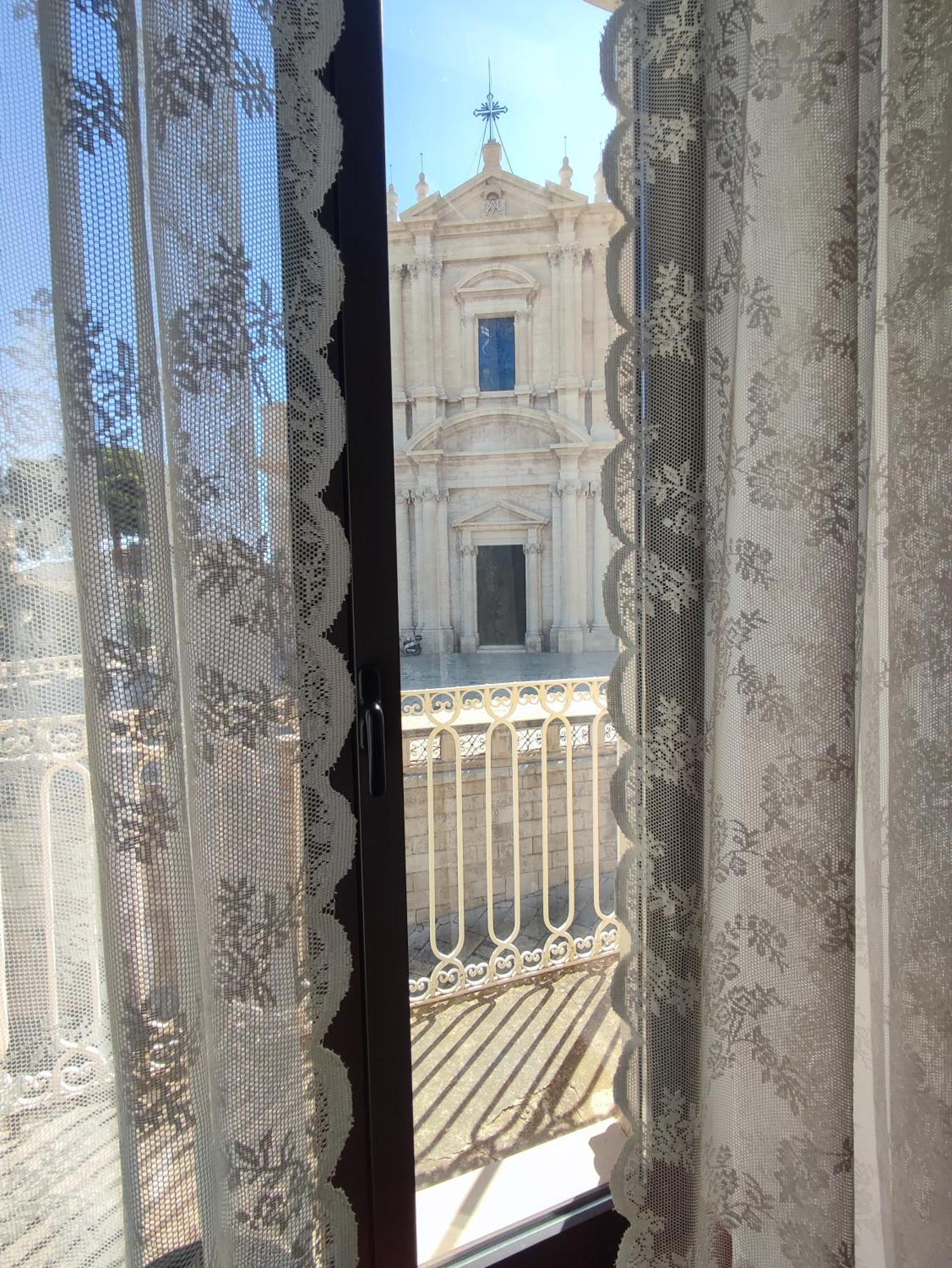 Yhomisus Bed and Breakfast Comiso Buitenkant foto