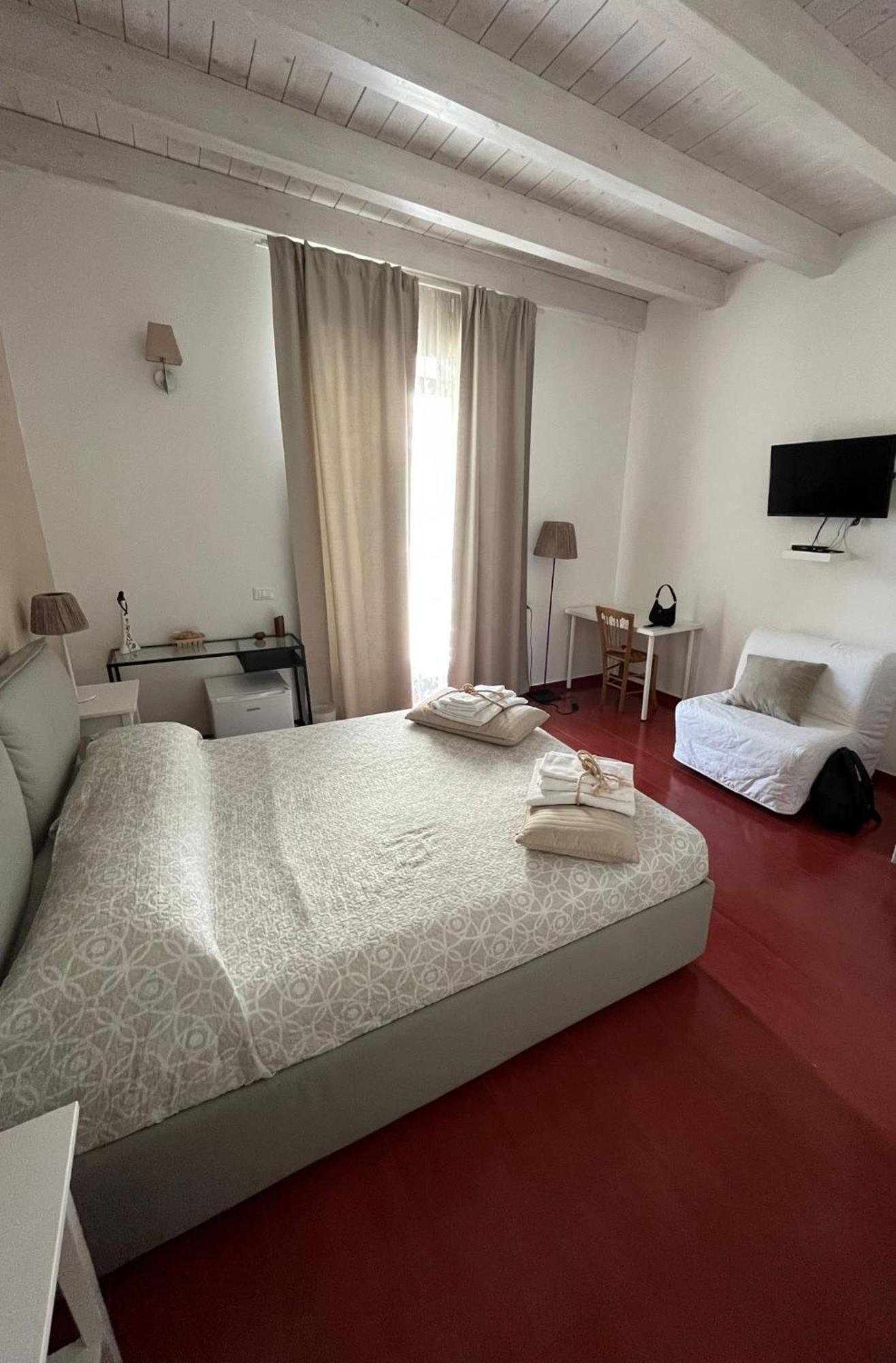 Yhomisus Bed and Breakfast Comiso Buitenkant foto