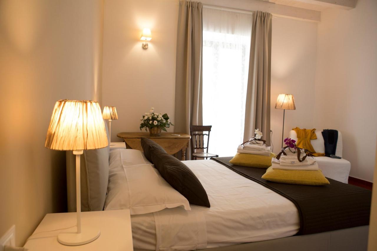 Yhomisus Bed and Breakfast Comiso Buitenkant foto