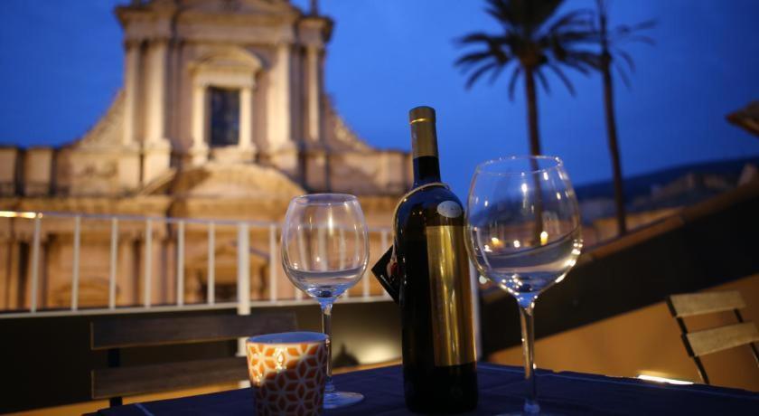 Yhomisus Bed and Breakfast Comiso Buitenkant foto