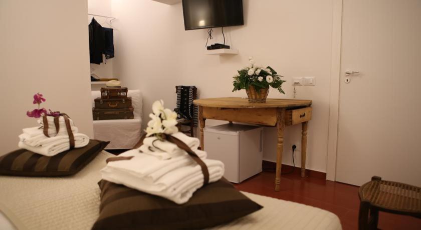 Yhomisus Bed and Breakfast Comiso Buitenkant foto