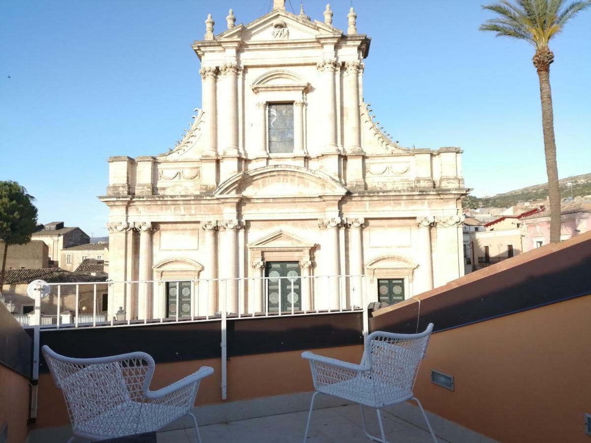 Yhomisus Bed and Breakfast Comiso Buitenkant foto